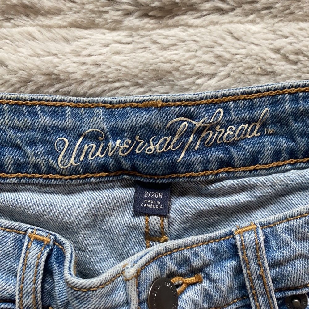 Universal Thread Shorts - Picture 3 of 4